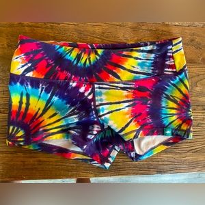 wod bottom tie dye shorts- good condition